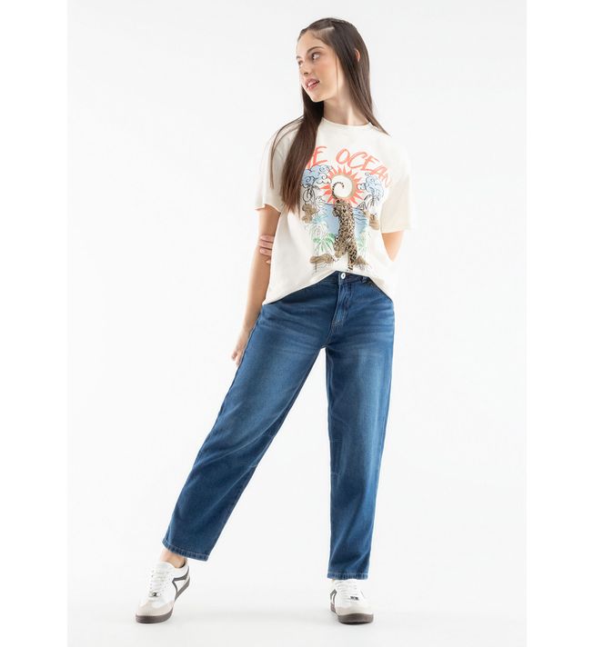 Jean mom jean oscuro con pinzas en rodilla para jóvenes