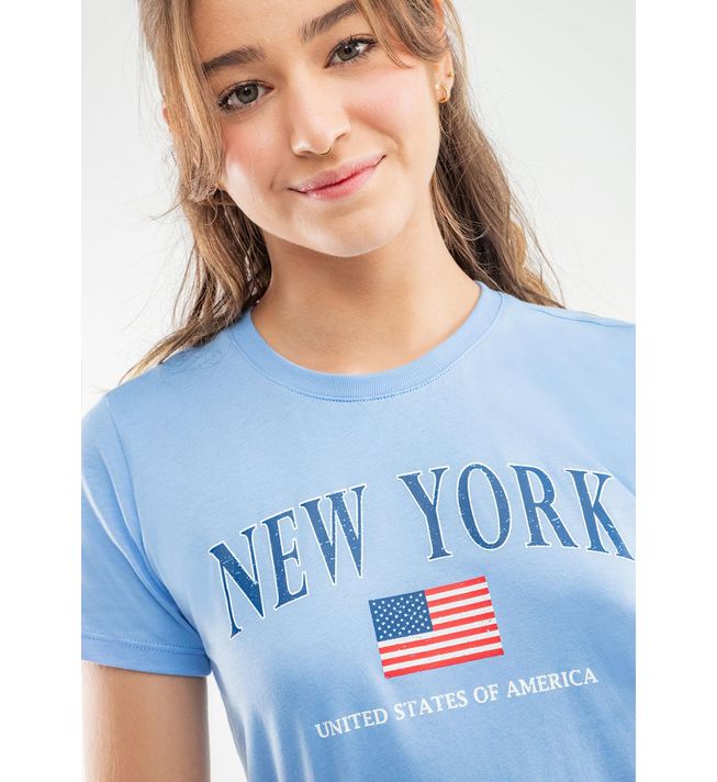 Camiseta azul claro estampada en frente para jóvenes