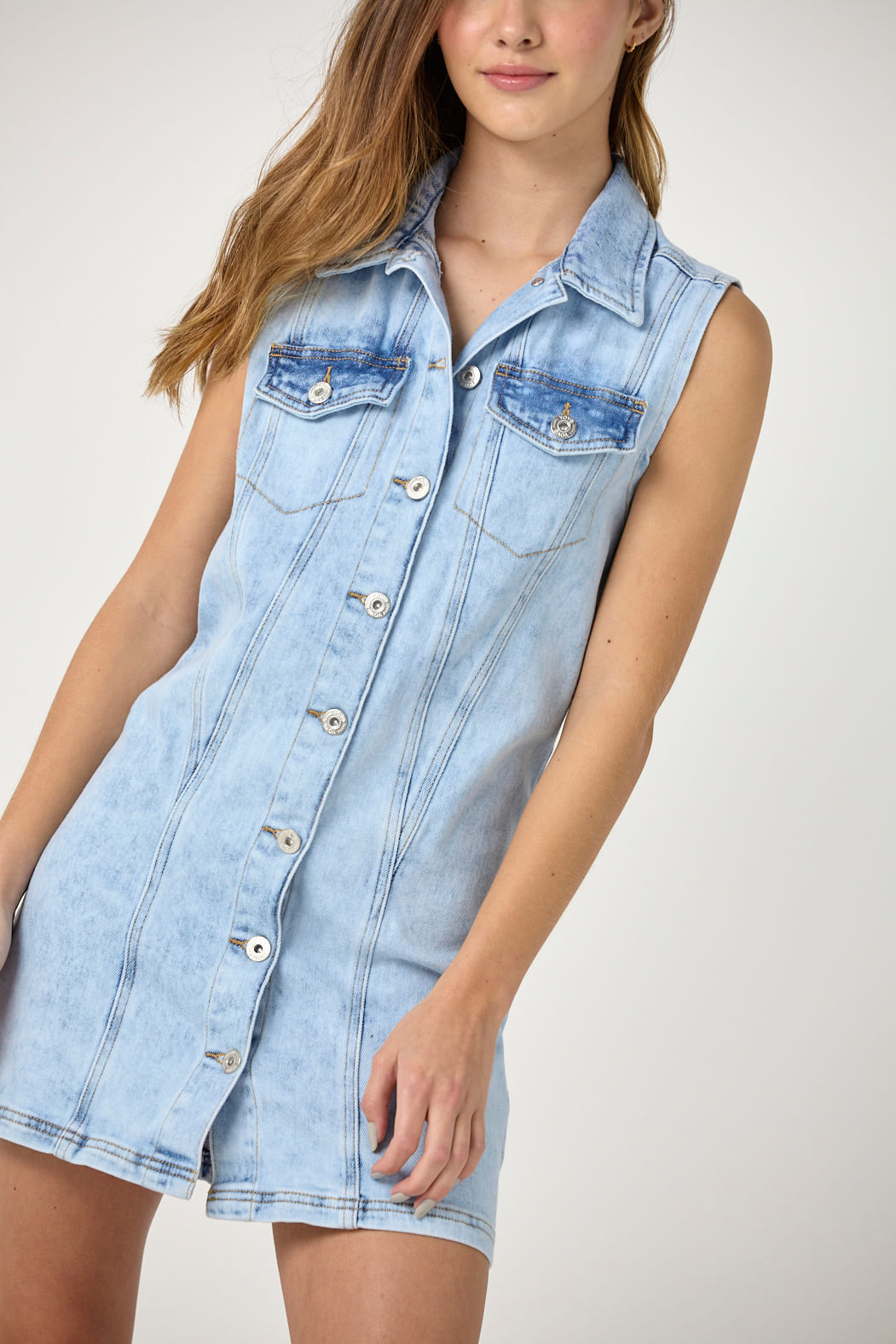 Vestido lavado claro en denim para adolescentes