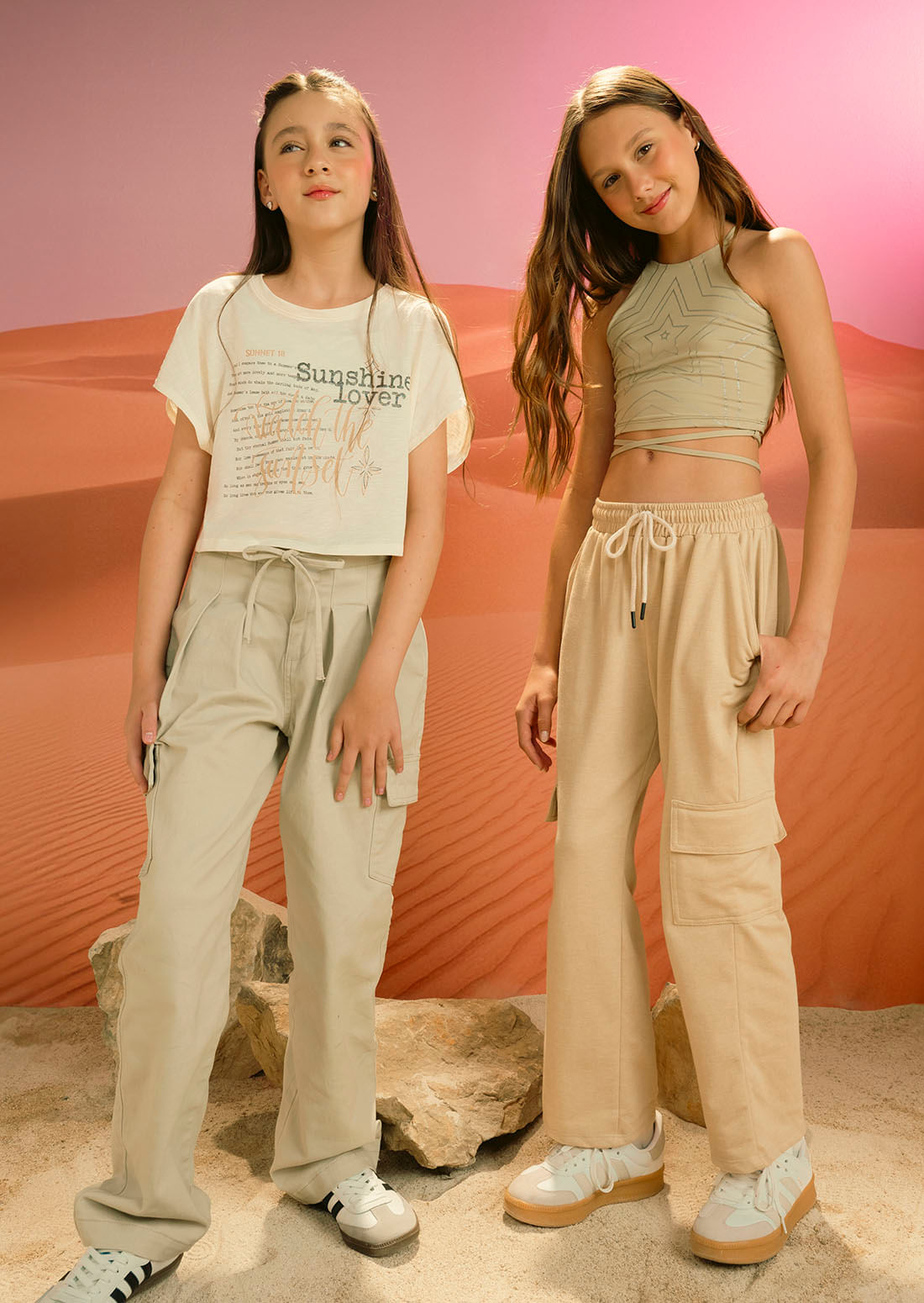 Pantalón arena con bolsillo cargo para niñas
