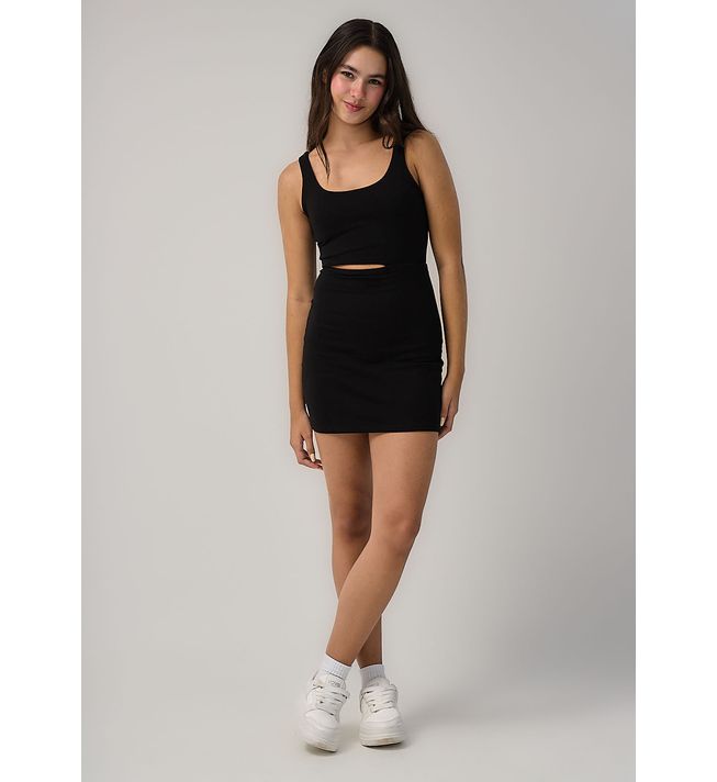 Vestido negro con abertura para jóvenes
