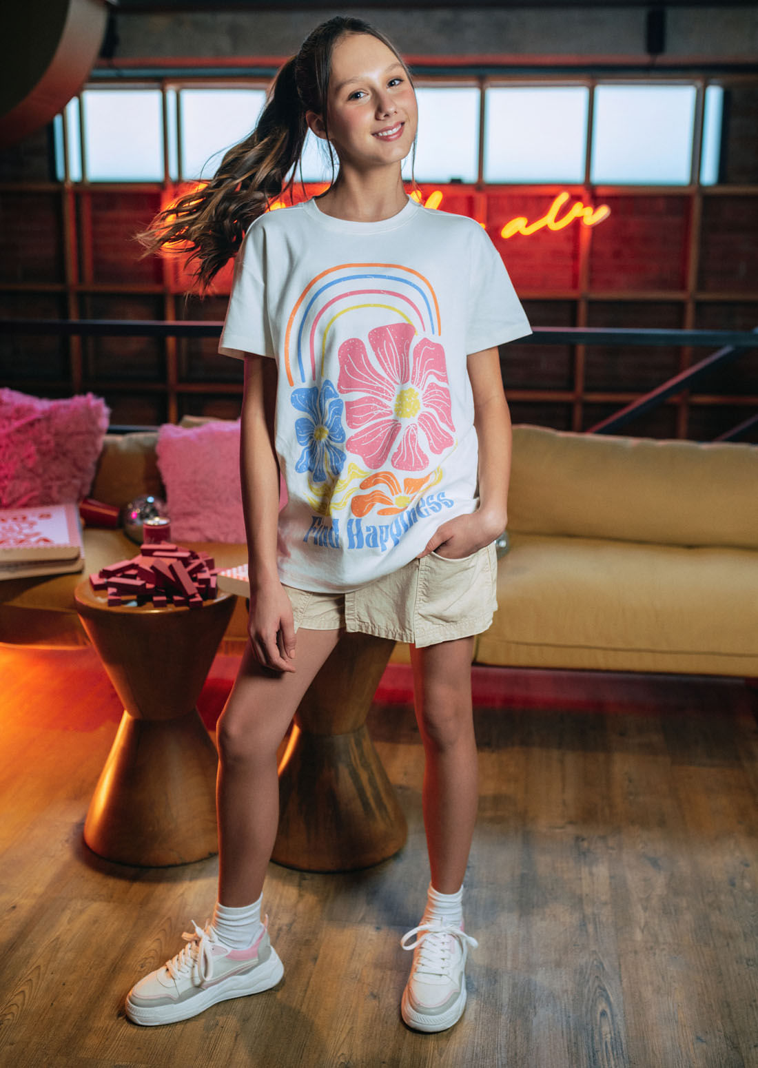 Camiseta oversize marfil estampada para niñas