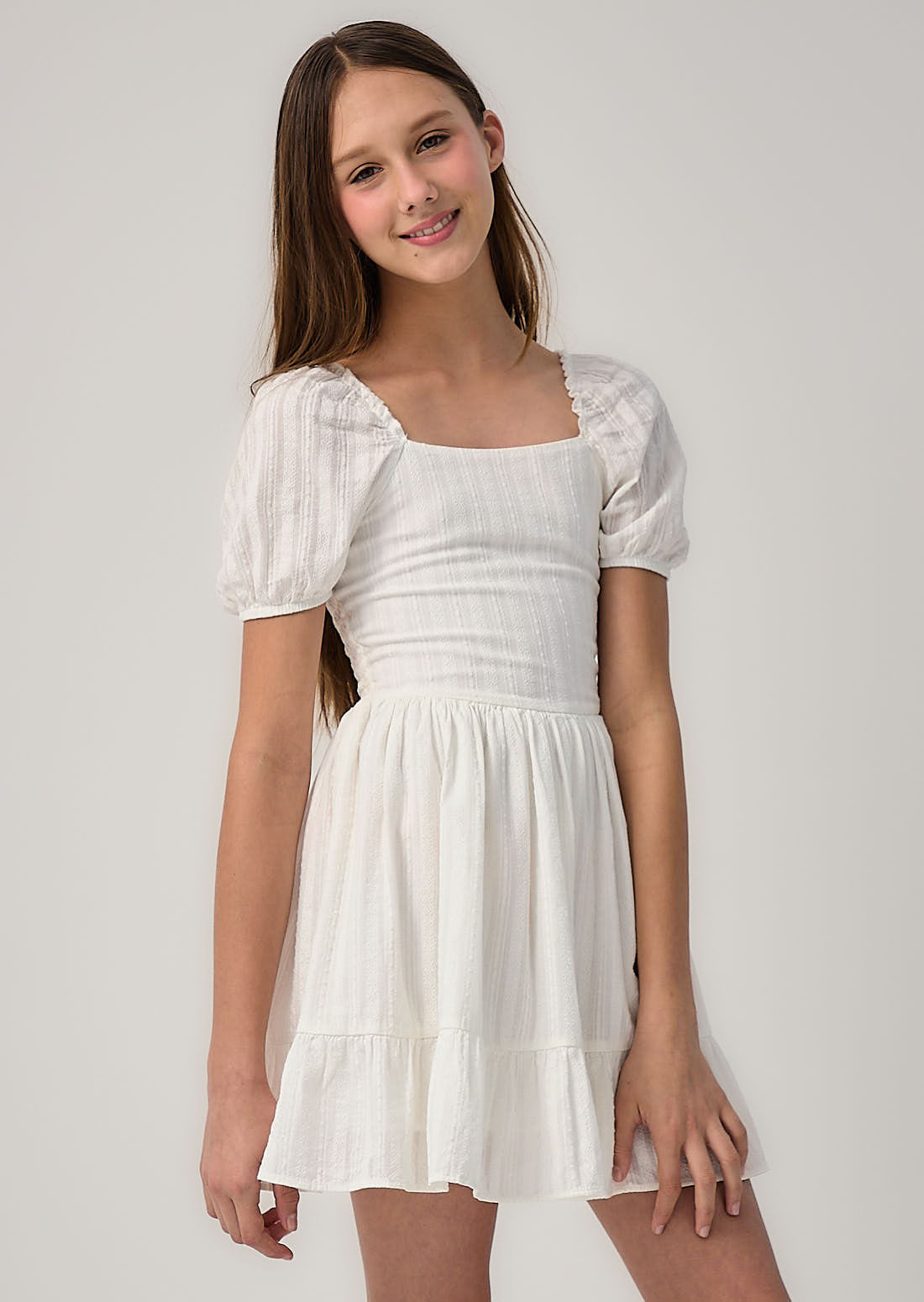Vestido blanco con manga bombacha para niñas