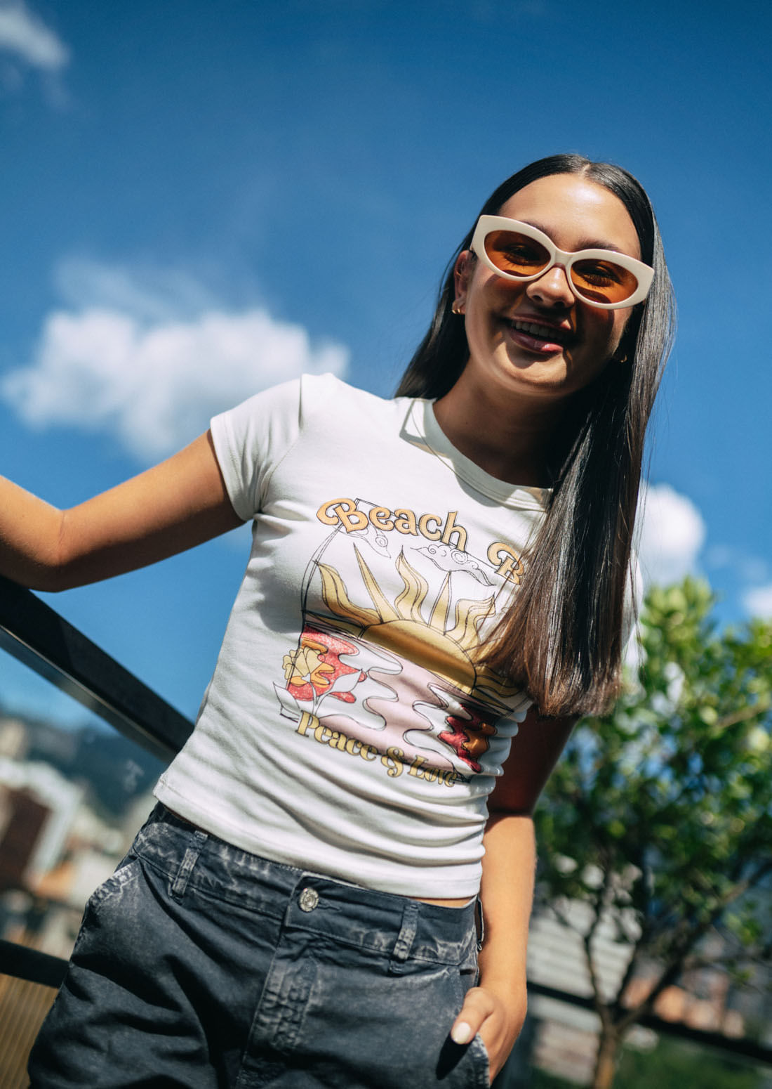Camiseta marfil frente estampado para adolescentes
