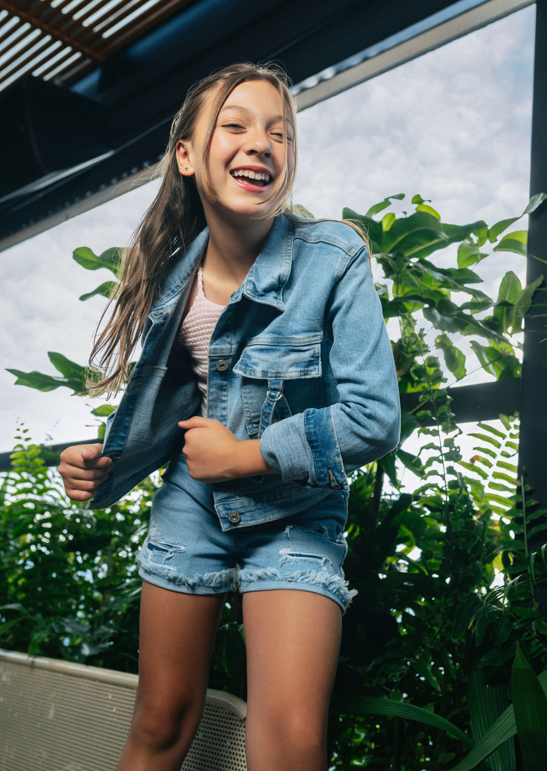 Chaqueta clara con charreteras para niñas