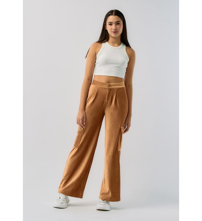 Pantalón miel con bota ancha para jóvenes
