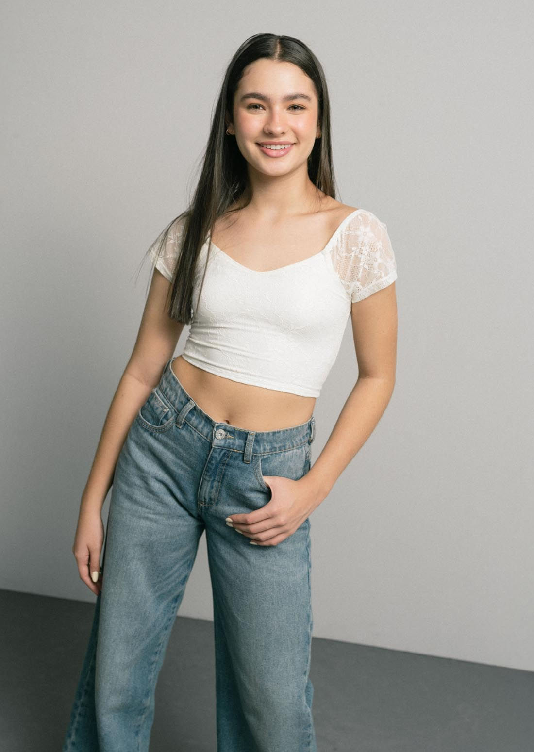 Blusa marfil con encaje para adolescentes