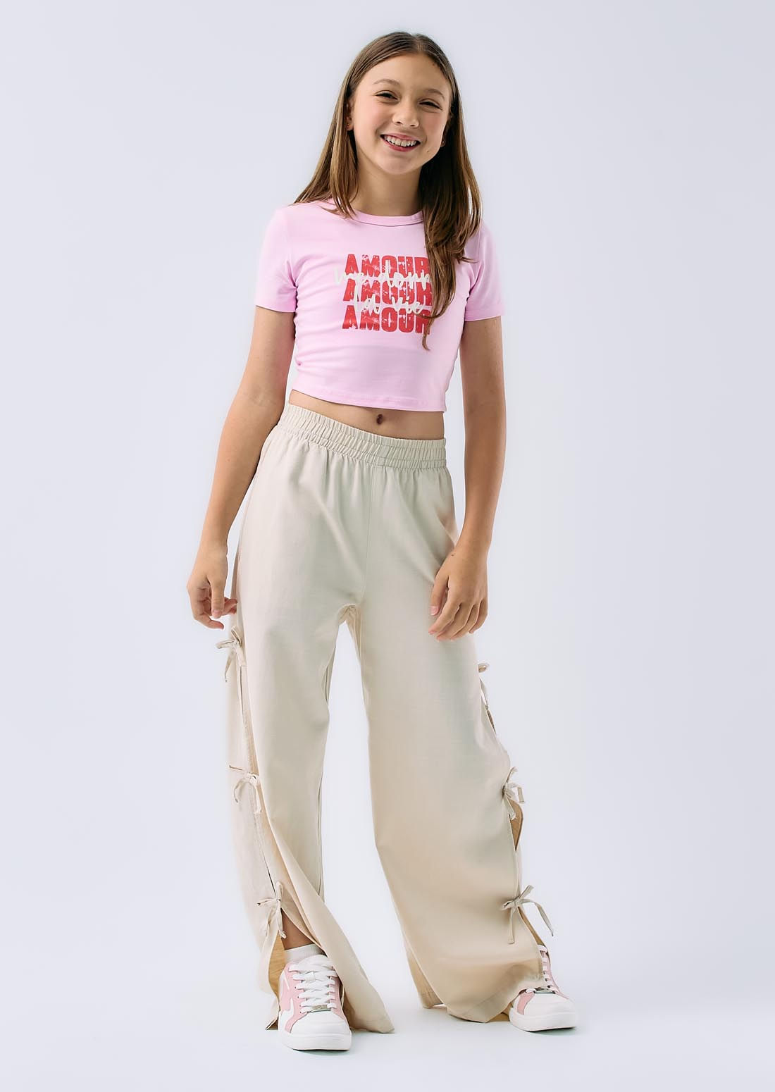 Pantalón arena con moños en costados para niñas