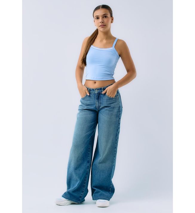 Jean retromom medio con dobles en bota para jóvenes
