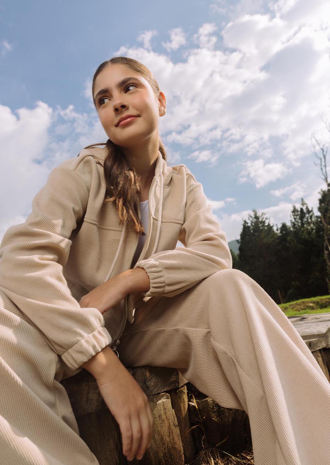Chaqueta arena con cierre para adolescentes